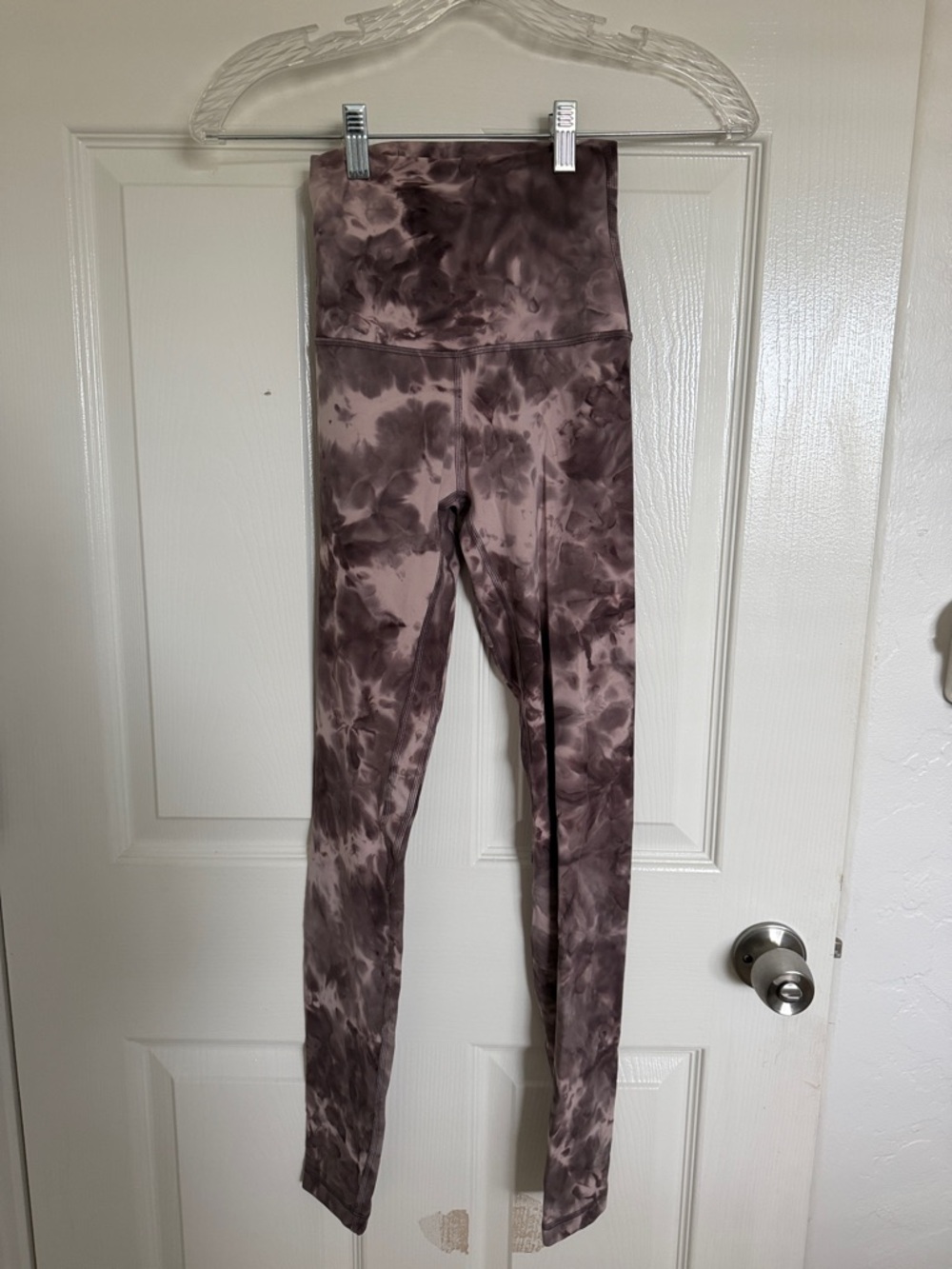 Lululemon High-Waist Tie-Dye Leggings in Mauve Taupe - Size 2